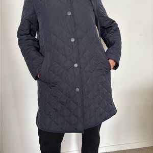 Weekend Max Mara quilted hooded jacket. Size 8